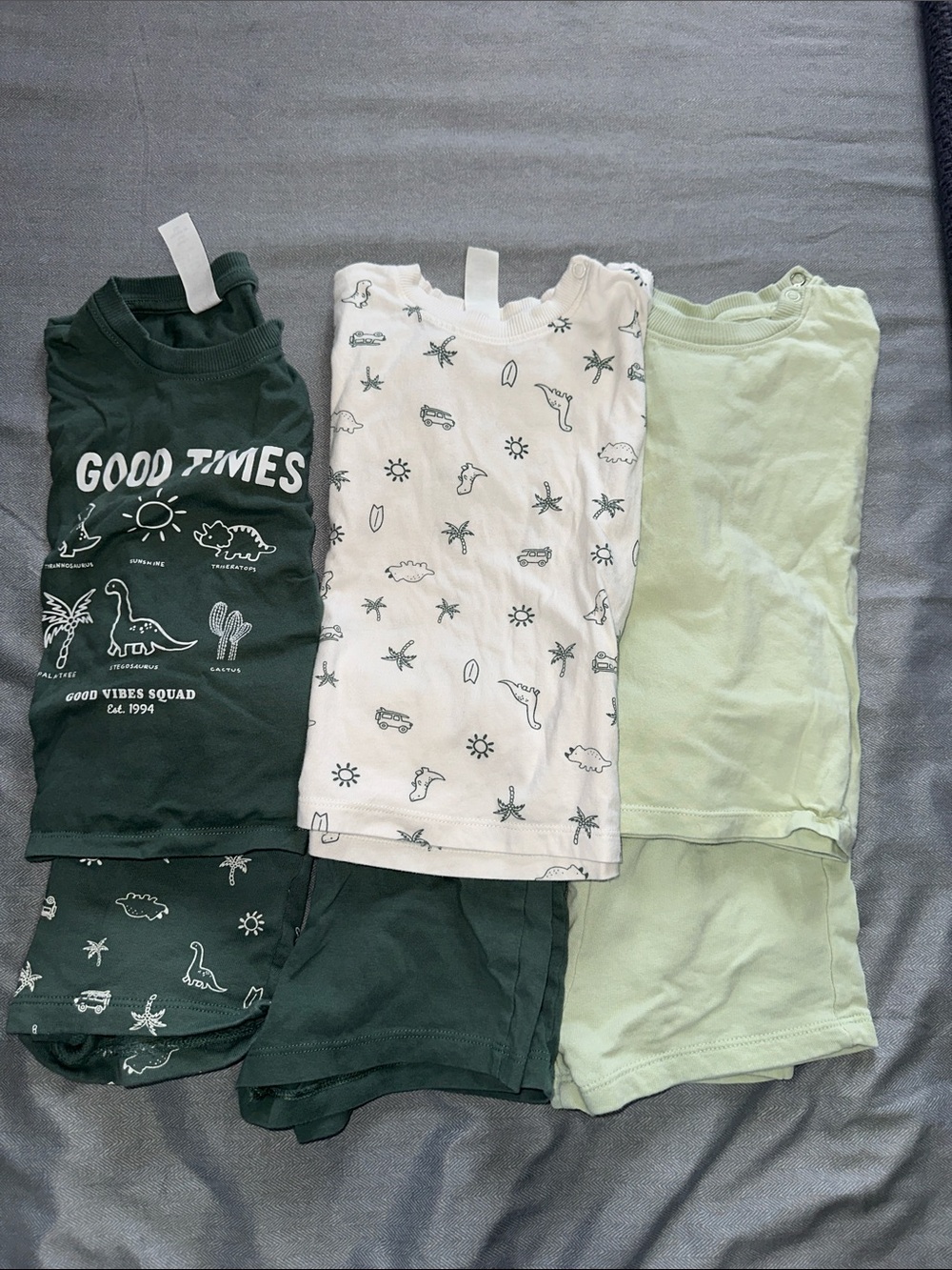 H&M Baby Dinosaur Print shirt sleeve shirt and shorts Set - Greens